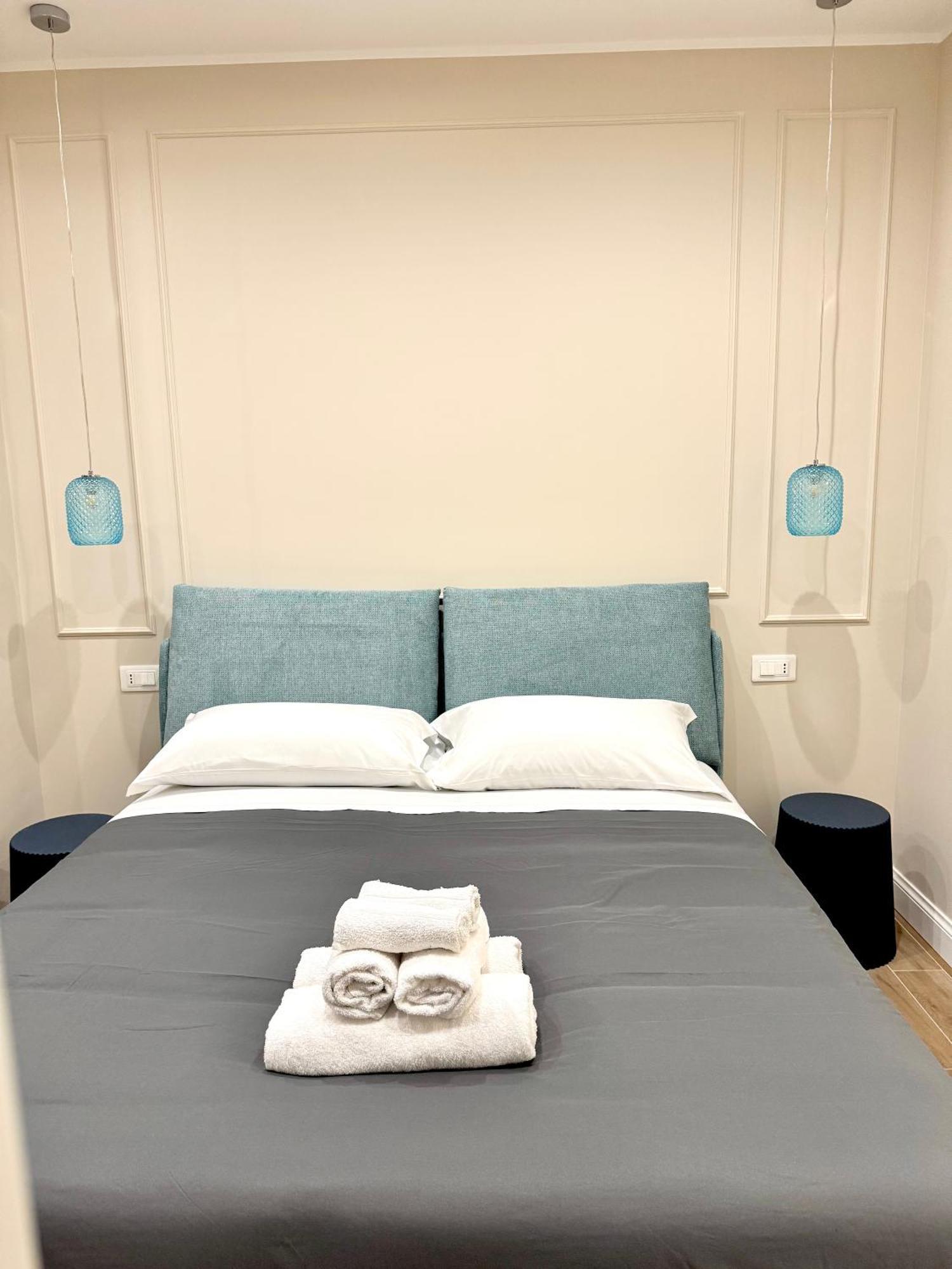 Charm Airport Bed & Breakfast